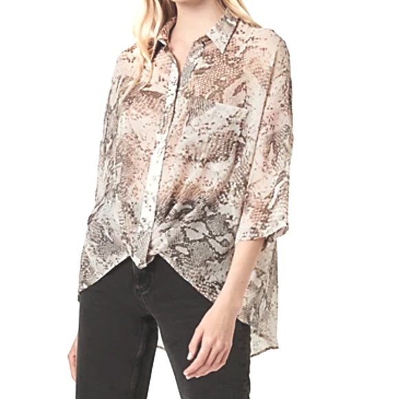 French Connection Danae Crinkle Snake Print Twist Front Top - Picture 1 of 10